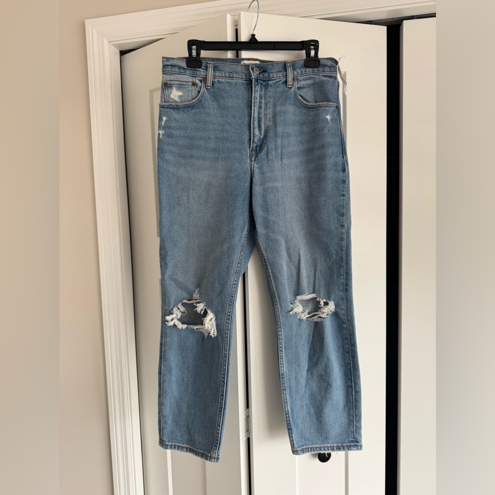 NWT Abercrombie & Fitch The Mom High Rise Jeans Size 29 / 8 Short